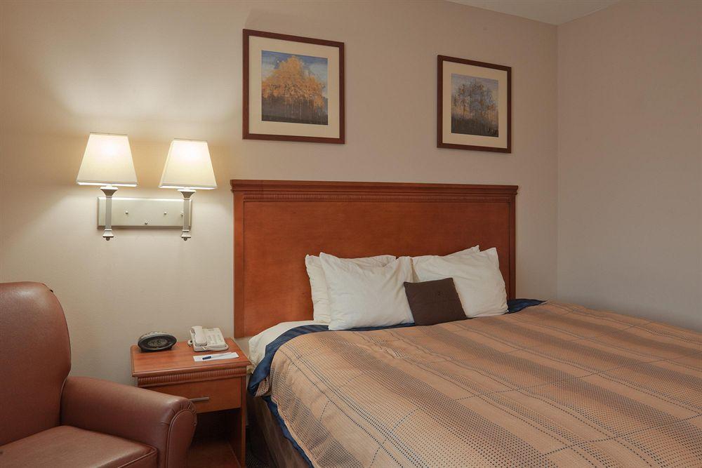 Candlewood Suites Pearl By Ihg Room photo