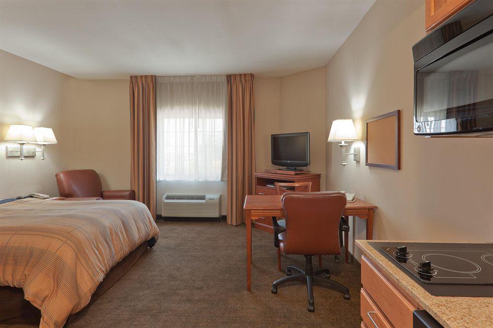 Candlewood Suites Pearl By Ihg Room photo