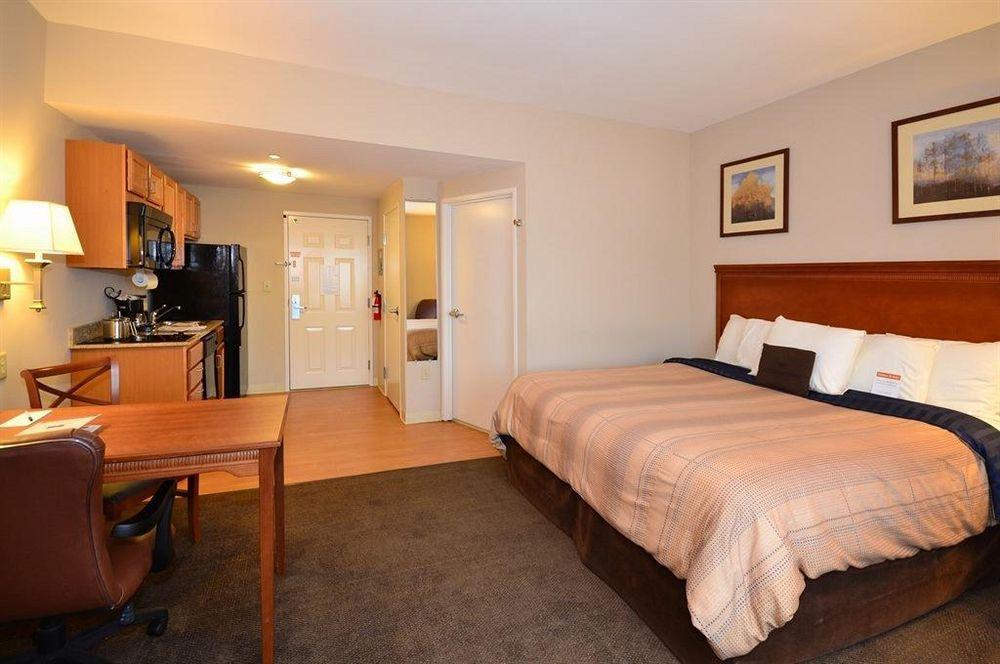Candlewood Suites Pearl By Ihg Exterior photo