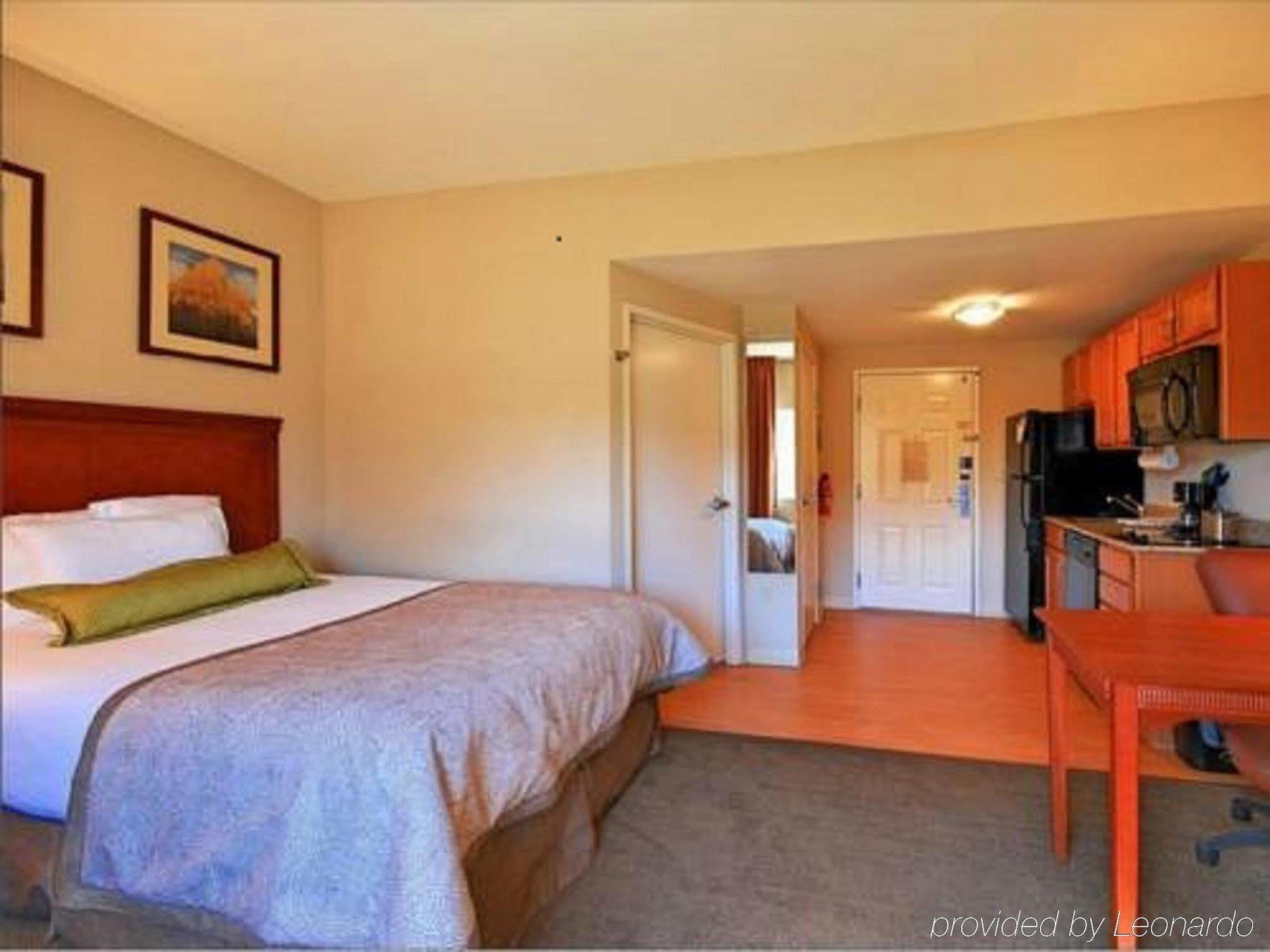 Candlewood Suites Pearl By Ihg Exterior photo