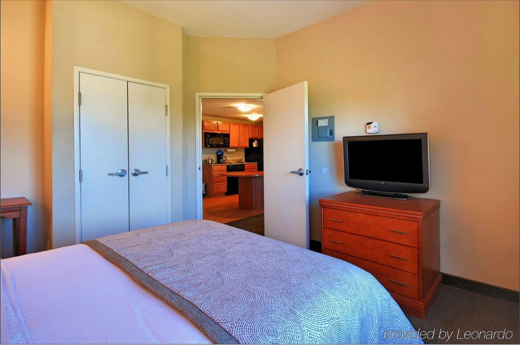 Candlewood Suites Pearl By Ihg Exterior photo