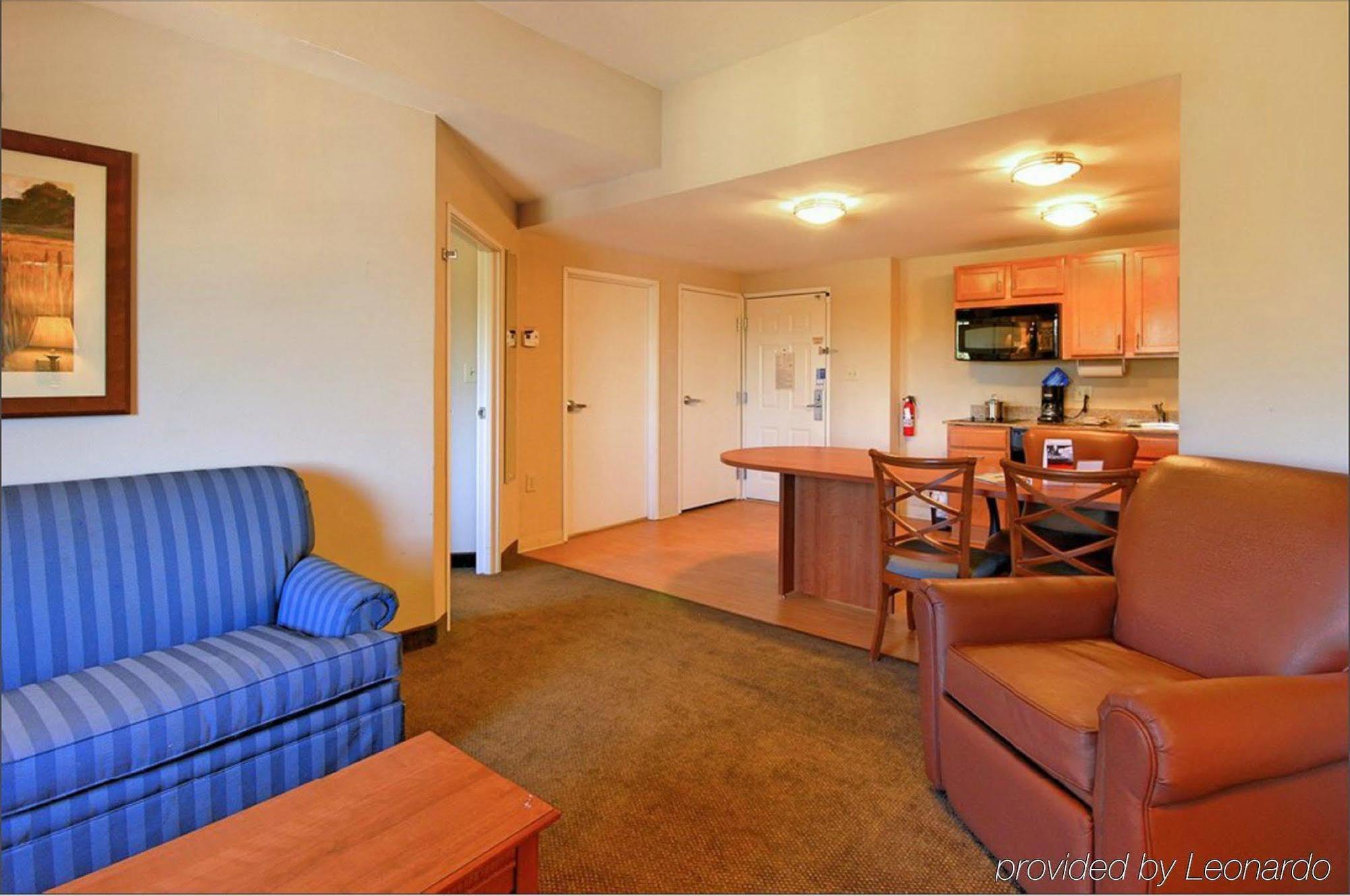 Candlewood Suites Pearl By Ihg Exterior photo